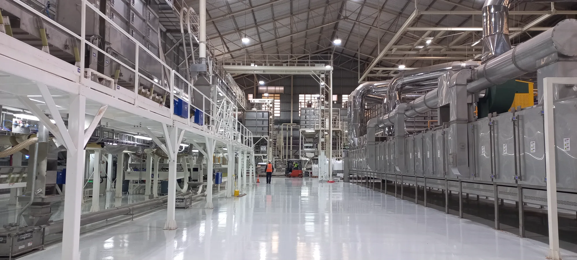 Nave industrial con instalación eléctrica de IMEP